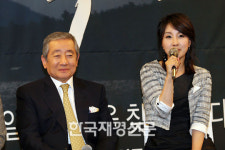 [JK포토] 이현경, 송재호 선생님은 아버지 같았다!