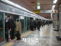 ‘사고 예방’ 지하철 스크린도어 설치완료