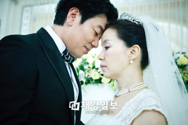 ‘살맛납니다’ 임예진, 웨딩드레스 입다! 김일우와 결혼에 골인 | 포토뉴스