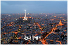 애썸투어 창립기념 ‘허니문 행사해요 ’