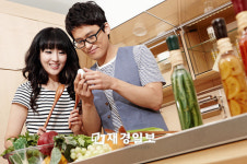 뮤지컬 <트라이앵글> 조금은 외로운, 세 남녀의 한집스캔들!