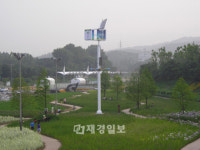 미래 신재생에너지 전시장으로 변모한 ‘양재천’ 인기