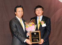 [JK포토]2010 소비자 권익증진 경영대상 고객감동경영 부문 SK브로드밴드(주) 수상