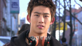 드림하이 속 옥택연 헤드폰 패션 ‘눈에 띄네~’