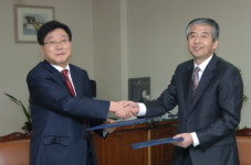 KT&G, 일자리 나누기 및 위기가정 지원