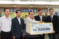 이마트 목포점, 영암군-어린이재단 후원금 전달