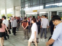 전남도청 차고 현관 - 12063 | 전남도청 출입문 봉쇄…민원인들 무시한 처사