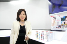 [인터뷰] 제이뷰티코리아 지영란 대표, 화장품 손으로 바르지 말고 이제 마사지하세요