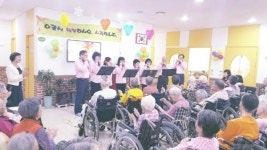 성포동 주민자치프로그램 ‘크레파스 하모니카’ 요양원에서 봉사연주 펼쳐