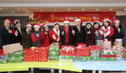 홍준표 대표, 강서구 경향지역아동센터를 방문 일일산타!