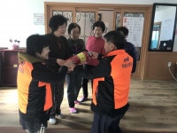 사천시 용현면 남녀의용소방대 경로당 소화기 전달