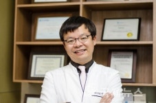 [인터뷰] 목동서울탑치과 염문섭 원장, ‘수면 투시 네비게이션임플란트시술로 통증 최소화 가능’