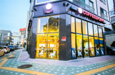 [인터뷰] ‘커피앤퍼피’ 오재윤 대표 “반려견을 사랑으로 만날 수 있는 공간 꾸미고 싶어”