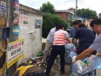 둔포면 주민자치위원회, 폭염대비 대청소 실시