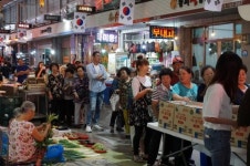 금촌통일시장에서 금촌 문화난장 어울림 장터 운영
