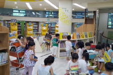 과천시정보과학도서관, 시민독서안내자가 기획한 첫 번째 북큐레이션 전시 큰 호응