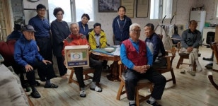 선학동지역사회보장협의체 선학동 경로당 12개소에 감 60kg 전달