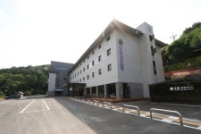 단풍의 황홀경 대둔산…대둔산호텔 천연 광천수 온천, 등산객에게 인기