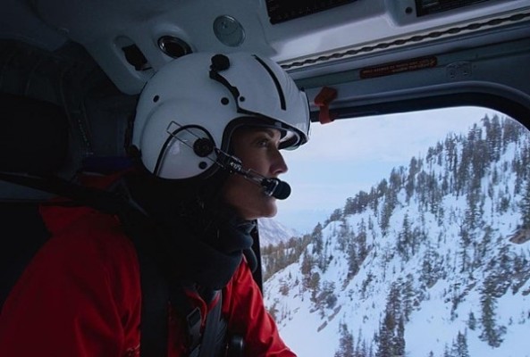 영화 '식스 빌로우', 설산에 고립된 조쉬 하트넷! 가장 강렬한 생존 실화가 온다! | 포토뉴스