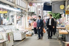 이정훈 강동구청장, 명일전통시장 어닝 정비 완료에 따라 현장 방문