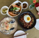 여수 고소동 맛집 바다식탁 정사랑 대표, 아름다운 바다의 뷰를 즐기시면서, 바다를 담은 요리를 드셔 보세요.