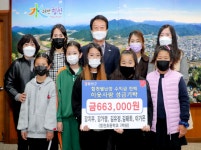 합천초등학교 3학년 강지우 외 4명, 합천별난장터 수익금 전액 이웃돕기 성금 기탁