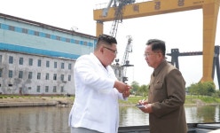 청진 개입기업소 운영 활발… 5t 선박도 직접 건조