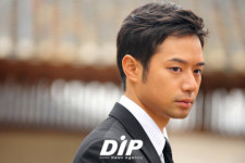 천정명, 문근영-서우 바통 이어 ‘신언니’ 내레이션