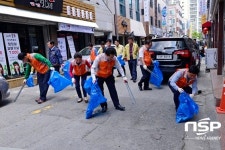 광주 서구의회, 금호1동 시영아파트 주변 취약지 청소 ‘호응’