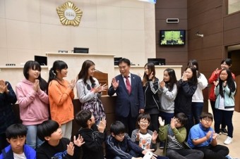 용인시의회 어린이 의회체험 교실 모현초교 6학년 '눈길'