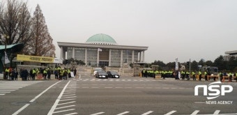 민주노총, “국회는 탄핵소추 가결의무만 있을 뿐”