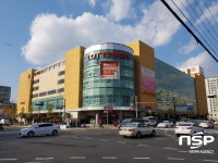  롯데마트 오산점, 창고로 향하는 비상유도등 