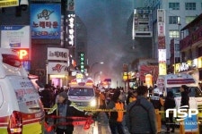  수원시 팔달구 11층 상가서 화재…경상자 35명 이송 
