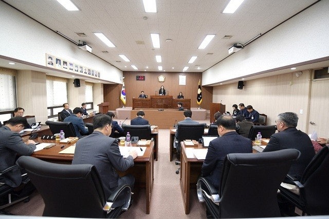?src=http%3A%2F%2Fimgnews.naver.net%2Fimage%2F5025%2F2019%2F01%2F31%2F0000314569_001_20190131132413589.jpg&type=sc960_832