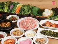  [먹어볼까] 백종원의 원조쌈밥집, 20여가지 쌈과 함께 즐기는 항정식쌈밥정식 