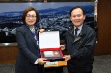  성남시, 지방세 성실납세자 인증패 수여 