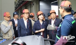  유은혜 교육부장관, 전국 최우수 경북기계금속고 및 경산아진산업 방문 