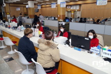 안동시 종합민원실, 신종 코로나바이러스 확산 방지 위해 마스크 착용