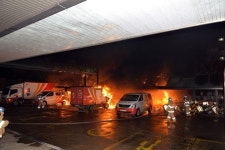 고양소방서, 고양 덕양우체국 화재·택배차량 4대·오토바이 39대 전소