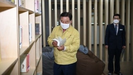 황선봉 예산군수, 덕산고등학교 북카페 마무리 점검