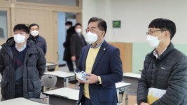 이기형 경기도의원, 나래중학교 개교 준비현장 찾아