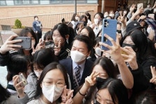 안철수 위원장, 코로나 방역 관련 홍익대 부속여고 방문