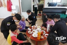 가거경비대, 낙도 사회적 약자 독거노인 어버이날‘꽃 달아주기’행사 가져