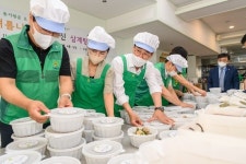 이기재 서울시 양천구청장,  ‘건강한 여름나기 신정2동 삼계탕 나눔행사’ 참여