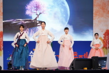 수원시, 전통시장서 즐기는 ‘제25회 수원남문 거리축제’ 열려