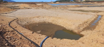 신안군 기동저수지 제방 공사, 가뭄에 어쩌나  타는 농심