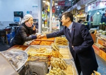 김태우 강서구청장, 까치산시장 등 전통시장 방문·시장 상인들 격려