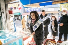 송옥주 의원, 경기 화성 발안·남양·조암·사강시장 민생 탐방