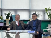 이용운 화성시의원, 명절 맞아 지역 어르신 찾아 인사 올려