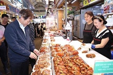 이동환 고양시장, 추석 전 전통시장 찾아 민생 행보
